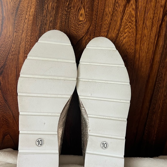 A New Day Cool Gold Metallic Look Loafers, womens size 10, good condition - Picture 9 of 11